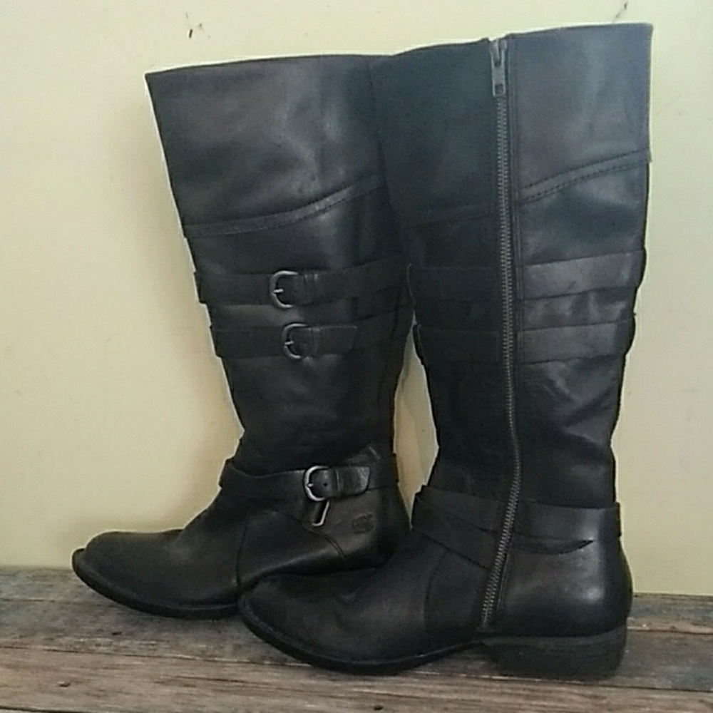 Black ridding boots